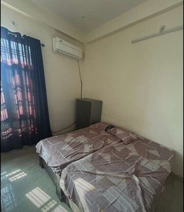Bedroom in 1 BHK Apartment at Aliganj – for Rent