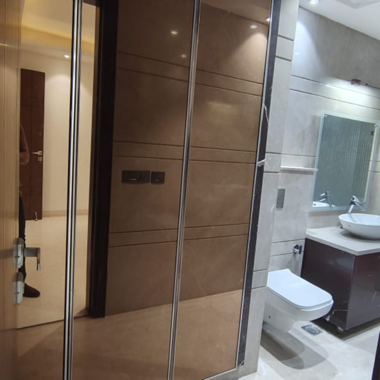 Bathroom, sarvodaya enclave 3 Bedroom 1800 Sq.Ft. Builder Floor In Sarvodaya Enclave Delhi 8374650
