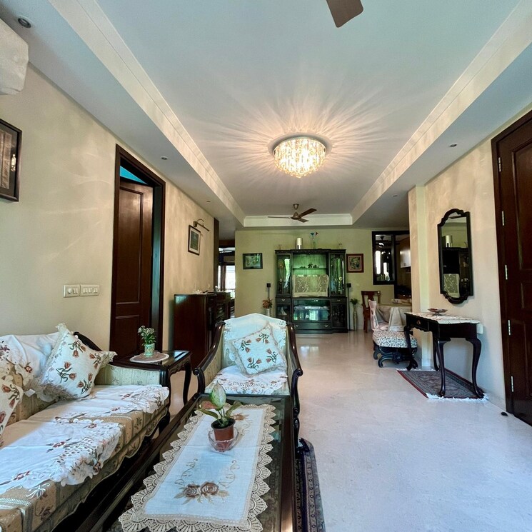  Parking, sarvodaya enclave 3 Bedroom 1800 Sq.Ft. Builder Floor In Sarvodaya Enclave Delhi 8374654