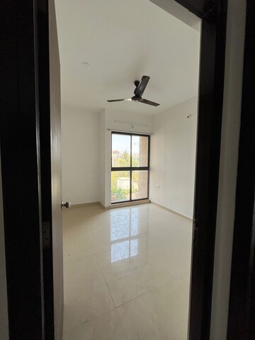 Room in 2.5 BHK Apartment at Lodha Palava Marvella A H, Dombivli East – for Rent