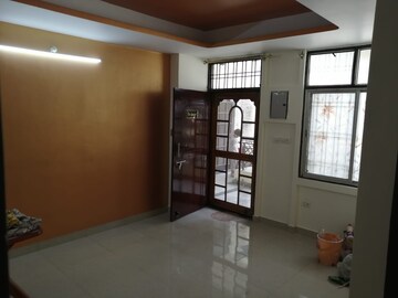 Room in 2.5 BHK Apartment at Dragon Age The Citadel, Chinhat – for Rent