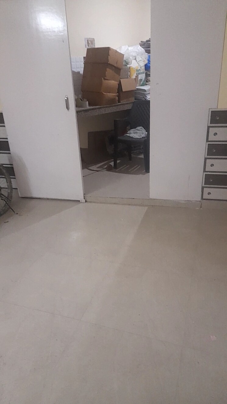 Room, mayur vihar phase 1 2.5 Bedroom 700 Sq.Ft. Builder Floor In Mayur Vihar Phase 1 Delhi 8374713