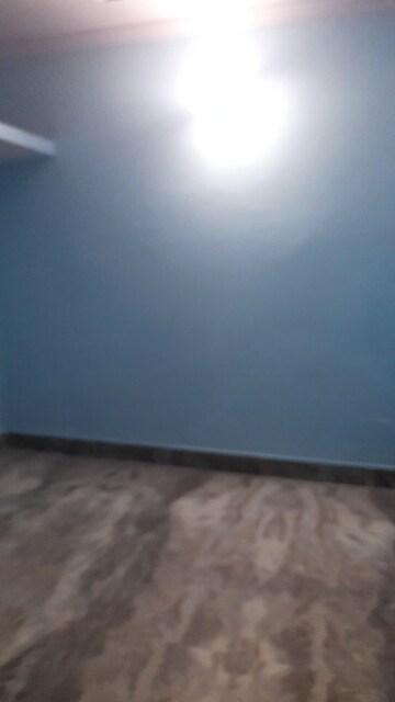Room in 2.5 BHK Builder Floor at Mayur Vihar Phase 1 – for Rent