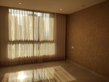 Furnished Amenities in 3 BHK Apartment at Hiranandani Meridian, Manpada – for Rent