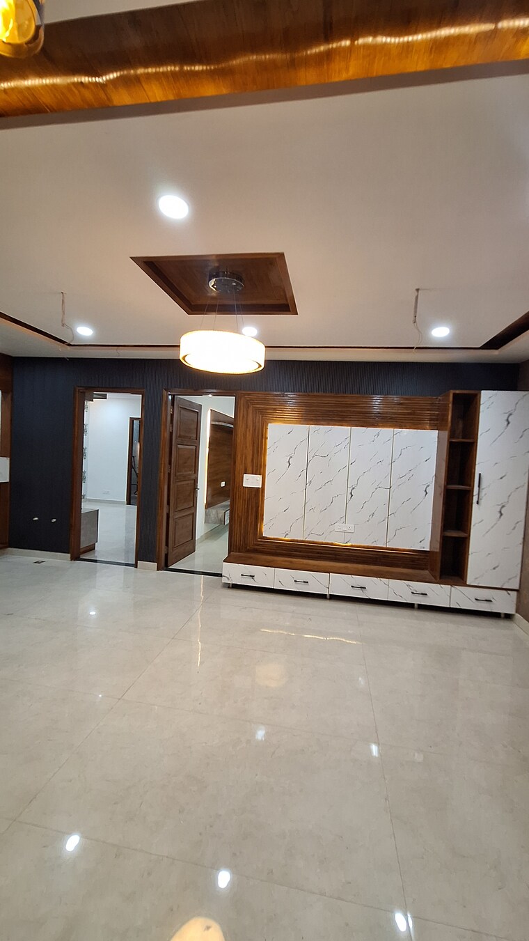 Room, sunny enclave 4 Bedroom 200 Sq.Yd. Independent House In Sunny Enclave Mohali 8374852