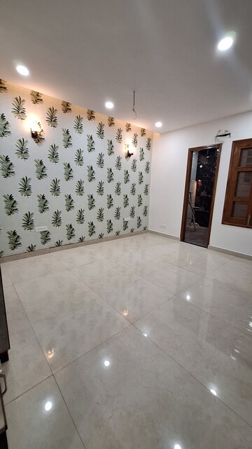Room in 4 BHK Independent House at Sunny Enclave – for Sale