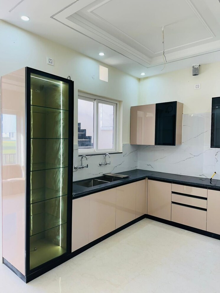 Room, sunny enclave 4 Bedroom 108 Sq.Yd. Villa In Sunny Enclave Mohali 8374862