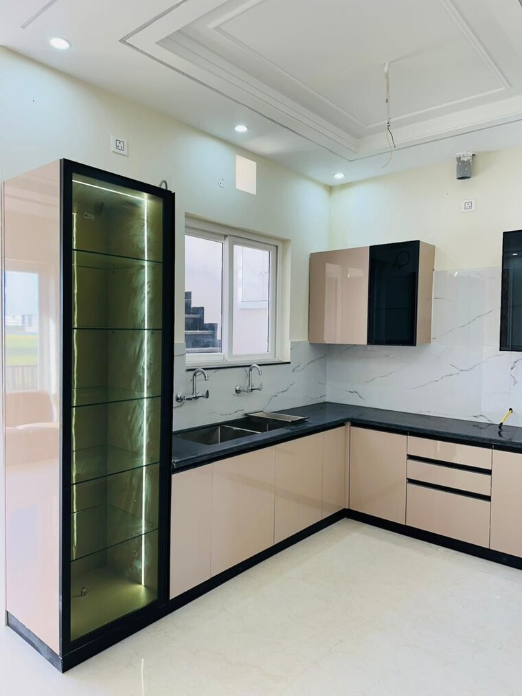 Room, sunny enclave 4 Bedroom 108 Sq.Yd. Villa In Sunny Enclave Mohali 8374862