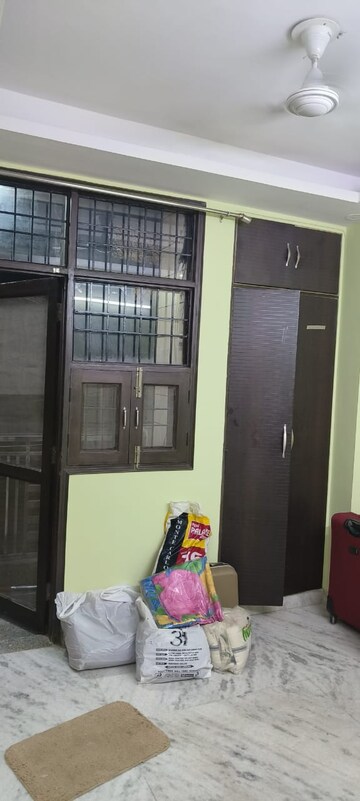 Master Bedroom in 2 BHK Builder Floor at Arjun Nagar – for Rent