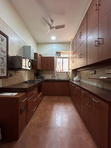 Master Bedroom in 2.5 BHK Apartment at Basant Apartment Cuffe Parade, Cuffe Parade – for Rent