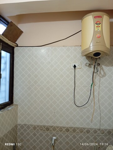 Bathroom in 2 BHK Apartment at Vaishali Nagar – for Rent