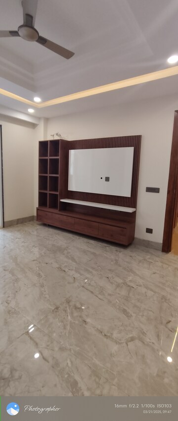 Room in 4 BHK Builder Floor at Sector 2 – for Sale