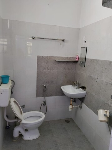 Bathroom in 1.5 BHK Apartment at Ajmer Road – for Rent