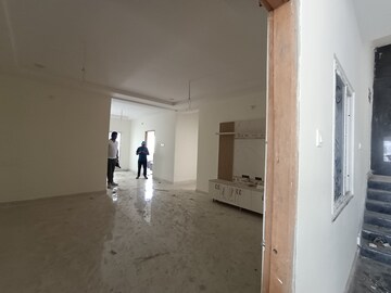 Room in 2 BHK Apartment at Kondapur – for Rent