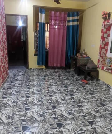 Bedroom in 2 BHK Independent House at Aliganj – for Rent