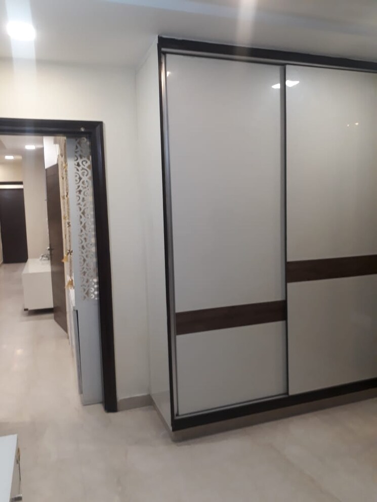 undefined, paschim vihar 3.5 Bedroom 1400 Sq.Ft. Builder Floor In Paschim Vihar Delhi 8375046