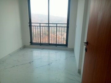 Room in 2 BHK Apartment at Dynamix Avanya, Dahisar East – for Rent