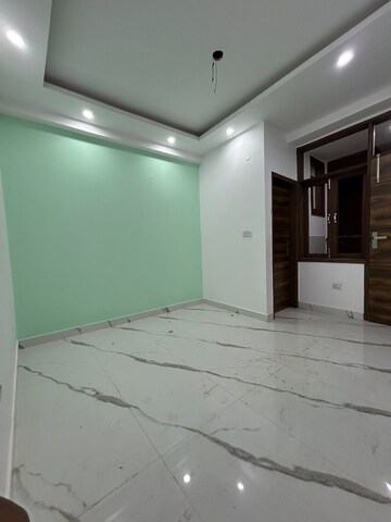 Room in 1 BHK Builder Floor at Saket – for Rent