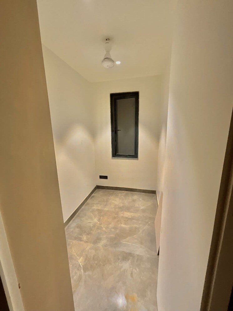 Room, sector 73 4 Bedroom 538 Sq.Yd. Builder Floor In Sector 73 Gurgaon 8375108