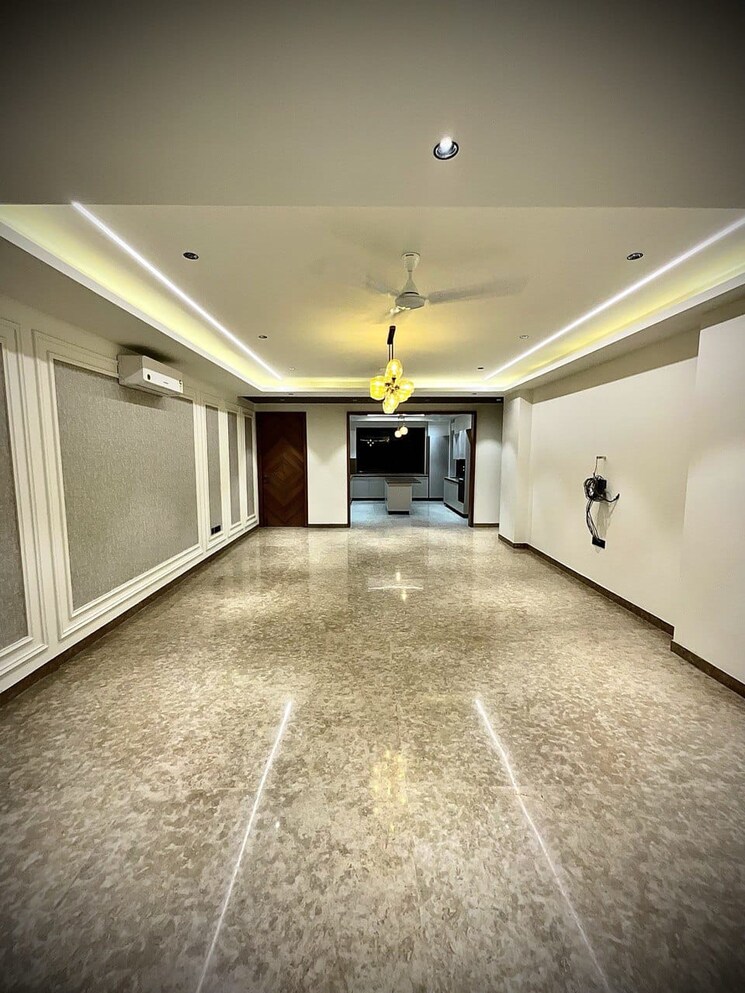 undefined, sector 73 4 Bedroom 538 Sq.Yd. Builder Floor In Sector 73 Gurgaon 8375108