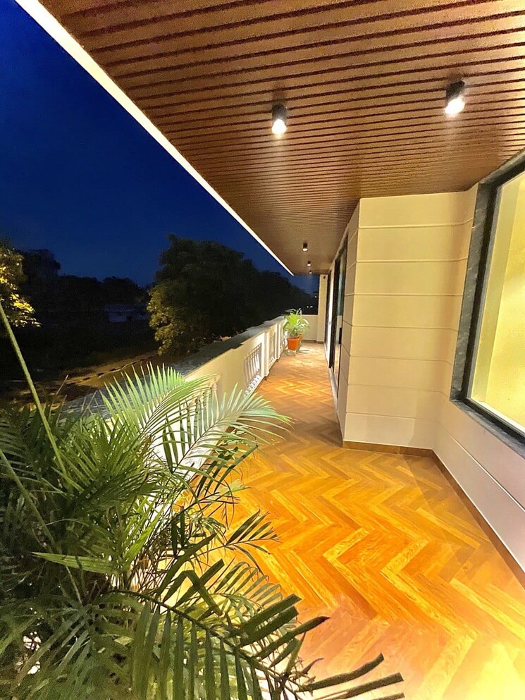 undefined, sector 73 4 Bedroom 538 Sq.Yd. Builder Floor In Sector 73 Gurgaon 8375108