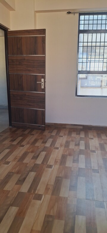 Bathroom in 1.5 BHK Apartment at Auric City Homes, Sector 82 – for Rent