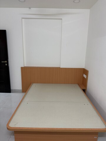 Room in 3 BHK Apartment at Poulomi Avante, Kokapet – for Rent