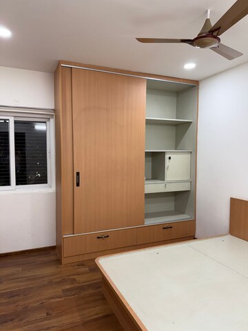 Room in 3 BHK Apartment at Poulomi Avante, Kokapet – for Rent
