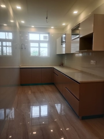 Kitchen in 3 BHK Builder Floor at BPTP District Phase 2, Sector 84 – for Sale