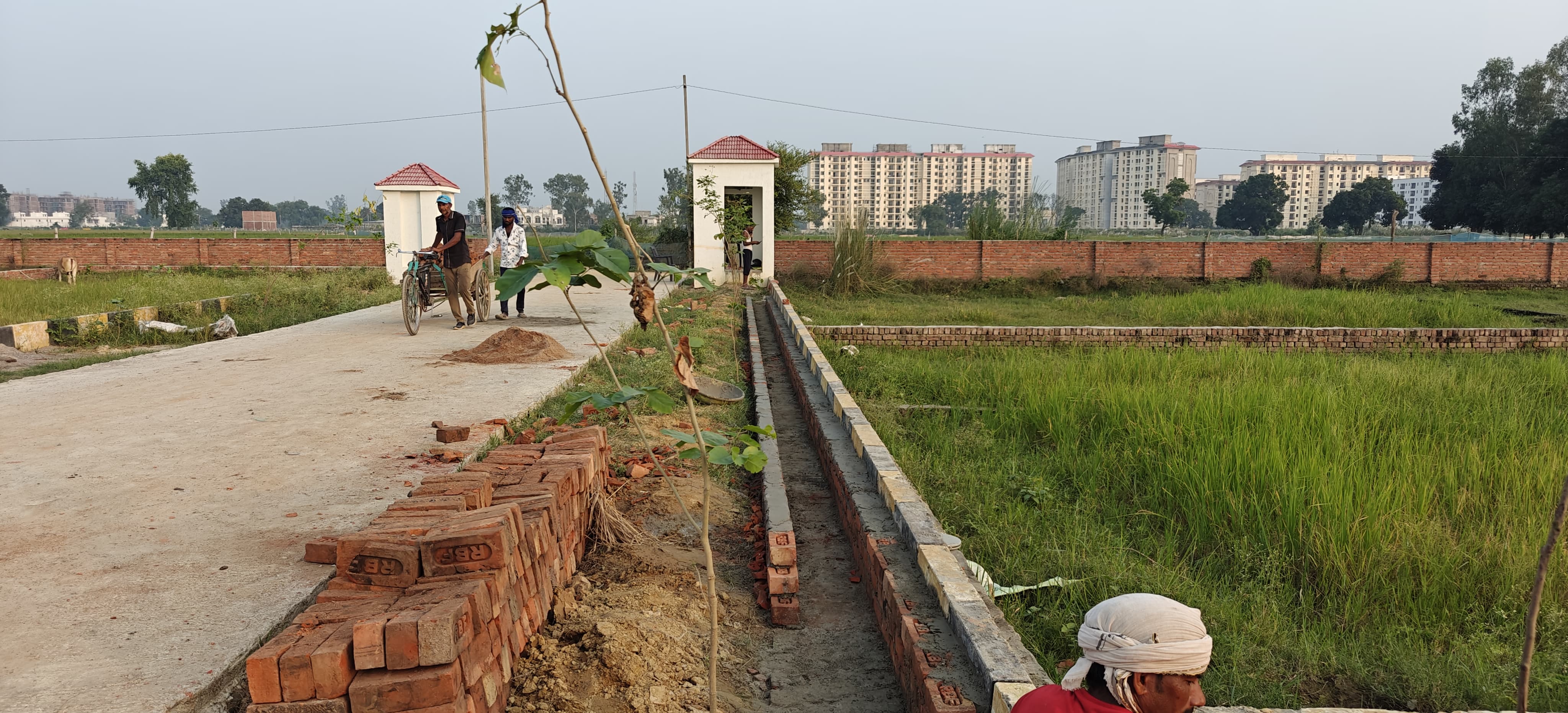 Plot For Sale in Amresh Chaudhary 