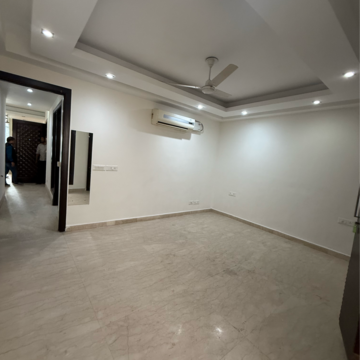 Room in 3 BHK Builder Floor at Greater Kailash ii – for Rent