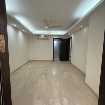 Room in 3 BHK Builder Floor at Greater Kailash ii – for Rent