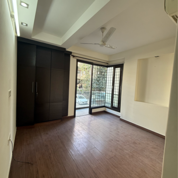 Room in 3 BHK Builder Floor at Greater Kailash ii – for Rent