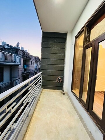 Balcony in 2 BHK Builder Floor at Saket – for Rent