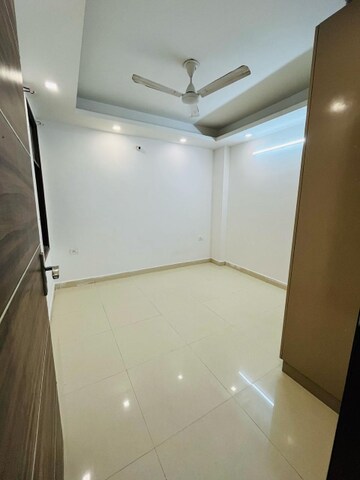 Furnished Amenities in 2 BHK Builder Floor at Saket – for Rent