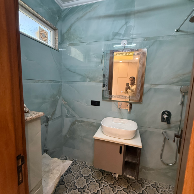 Bathroom, kalkaji 2 Bedroom 1400 Sq.Ft. Builder Floor In Kalkaji Delhi 8375237