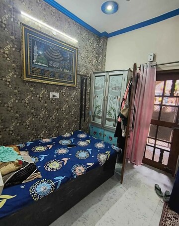 Bedroom in 2 BHK Independent House at Aliganj – for Rent