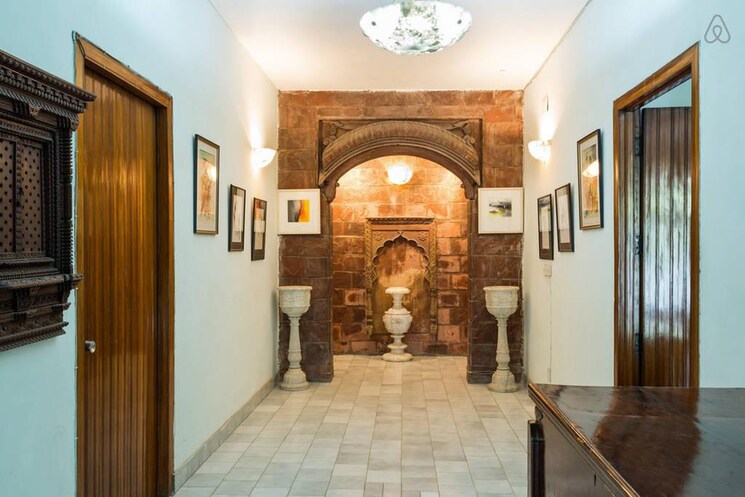 undefined, sector 40 6+ Bedroom 500 Sq.Mt. Villa In Sector 40 Noida 8375244