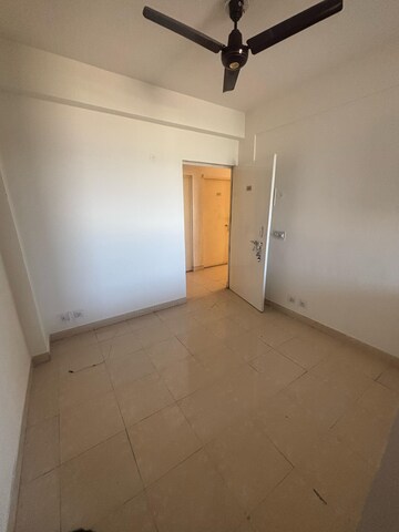 Room in 2 BHK Apartment at Conscient Habitat, Sector 99a – for Rent