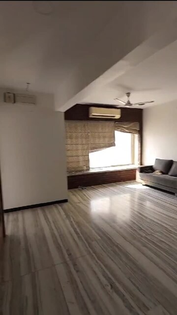 Room in 1 BHK Apartment at Mittal Ruia Park, Juhu – for Sale