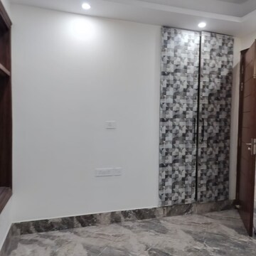 Room in 3 BHK Builder Floor at Saket – for Rent