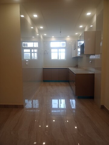 Kitchen in 3 BHK Builder Floor at BPTP District Phase 2, Sector 84 – for Sale