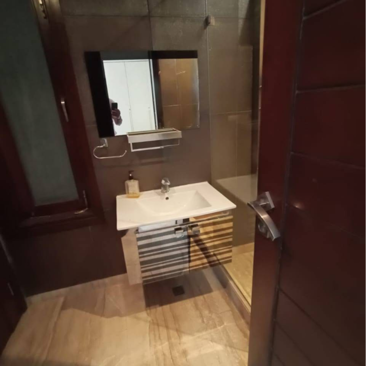 Bathroom, greater kailash ii 3 Bedroom 2200 Sq.Ft. Builder Floor In Greater Kailash ii Delhi 8375284