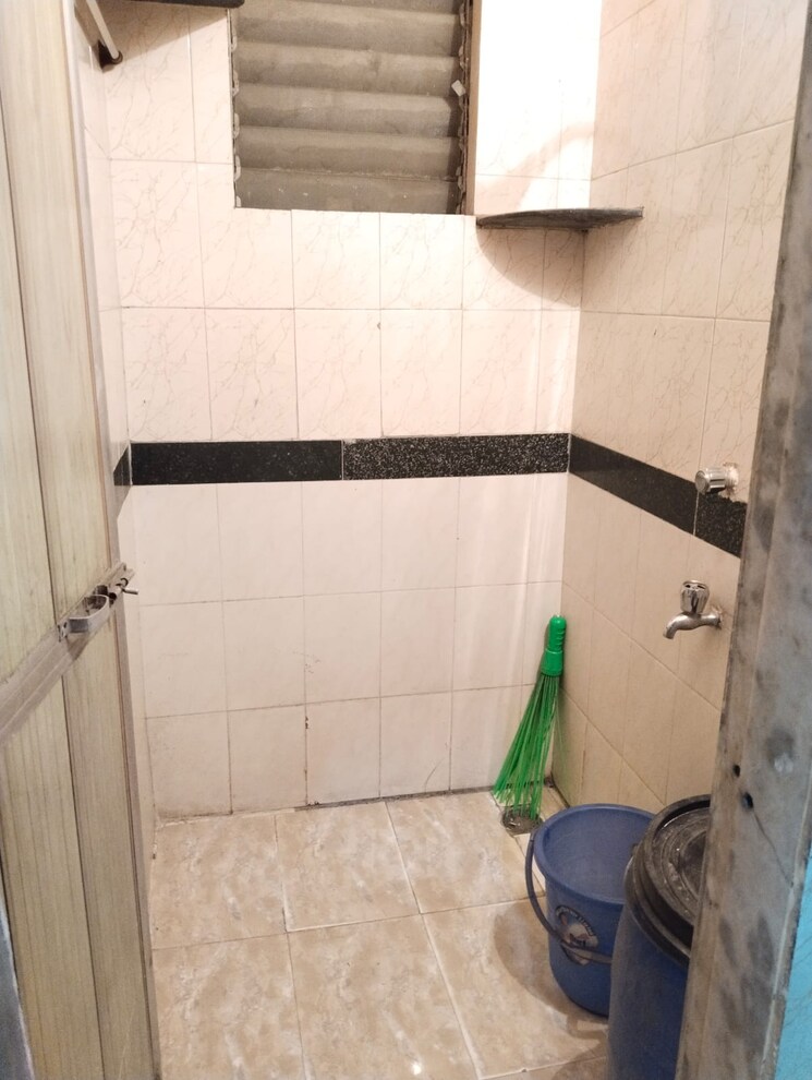 Bathroom, vijay-chs-khanda-colony 1 Bedroom 550 Sq.Ft. Apartment In Khanda Colony Navi Mumbai 8375306