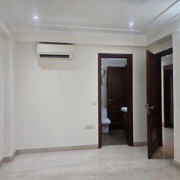 Room in 3 BHK Builder Floor at Kalkaji – for Rent