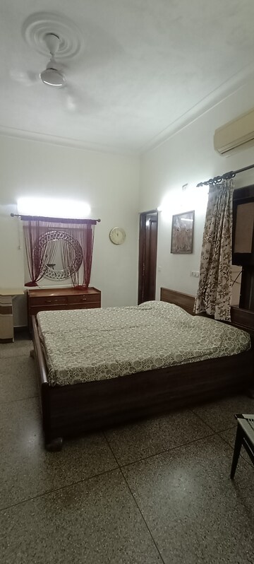Bedroom in 2.5 BHK Builder Floor at Kalkaji – for Rent