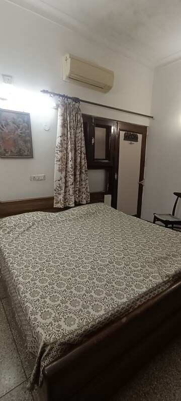 Bedroom in 2.5 BHK Builder Floor at Kalkaji – for Rent