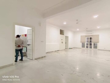 Room in 2 BHK Builder Floor at Saket – for Rent