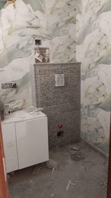 Bathroom in 1 RK Builder Floor at Hauz Khas – for Rent