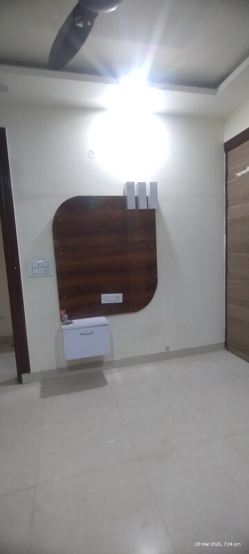 Furnished Amenities in 3 BHK Builder Floor at Uttam Nagar – for Rent